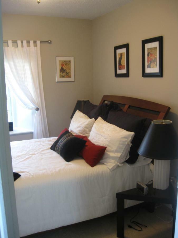 The Old Shipman House Bed & Breakfast Kemptville ภายนอก รูปภาพ