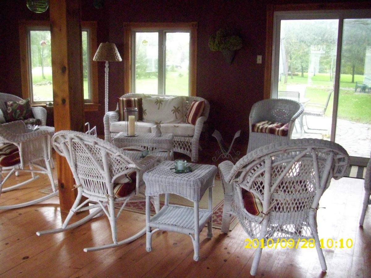 The Old Shipman House Bed & Breakfast Kemptville ภายนอก รูปภาพ